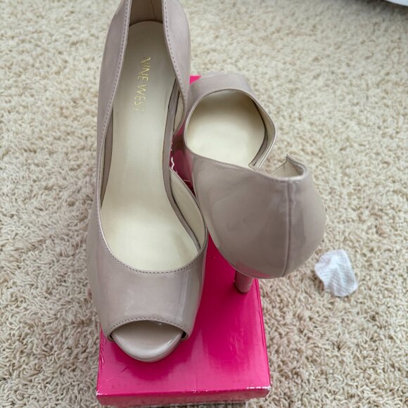 Nine West Nude Stiletto Peep Toe Pumps Size 8 - Picture 4 of 5